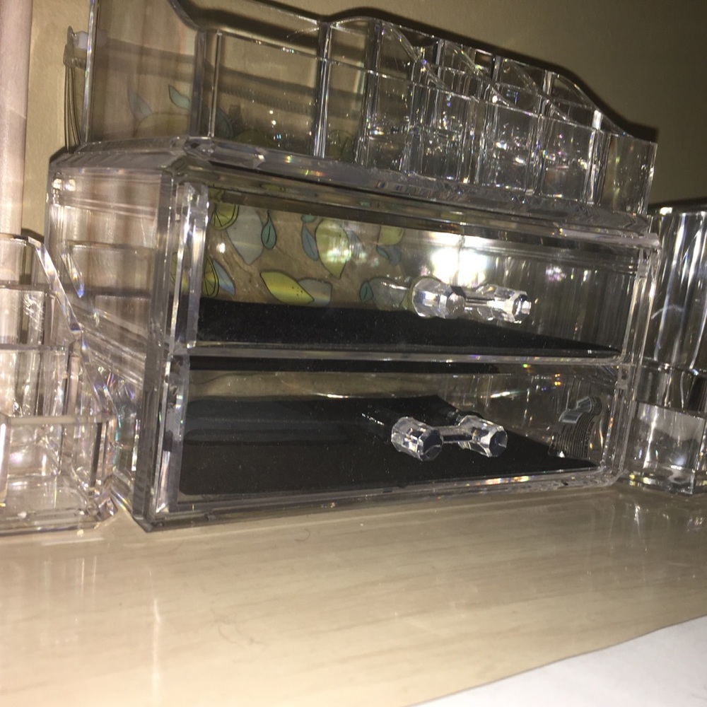 Makeup Holder - image 4